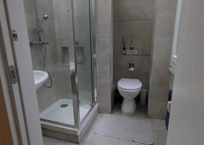 Stanza Privata Per 4 Homestay *